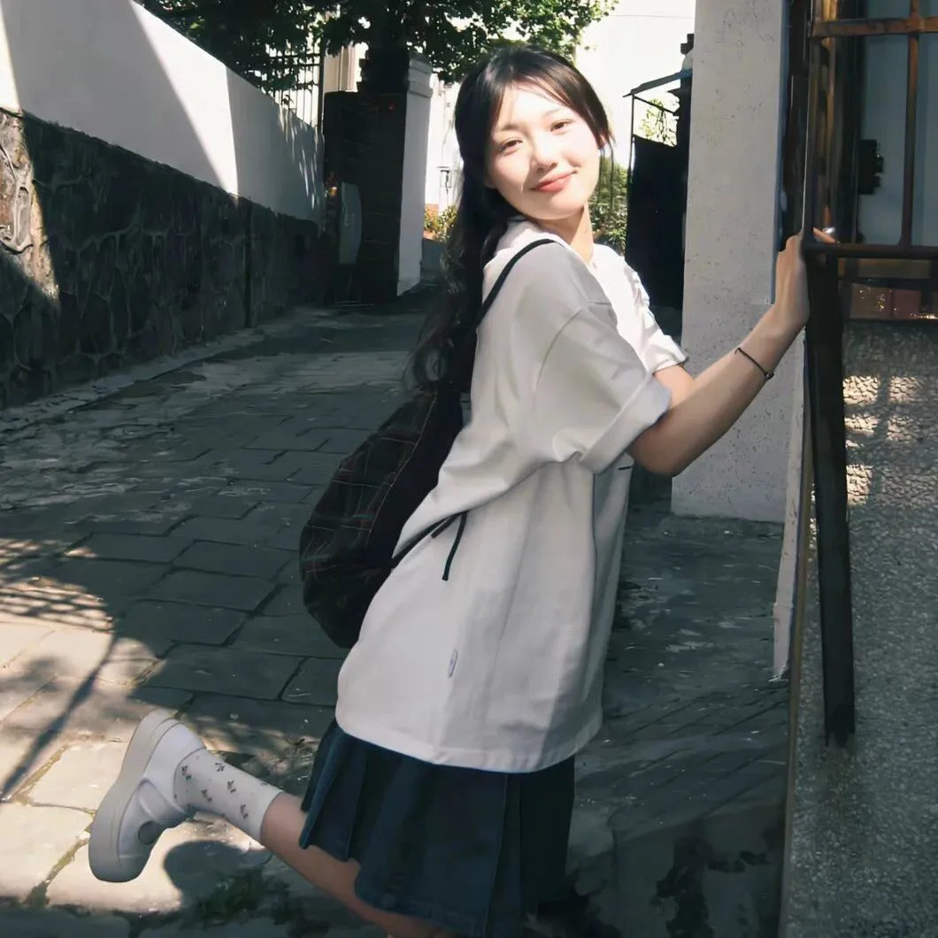 堕入地球的间谍